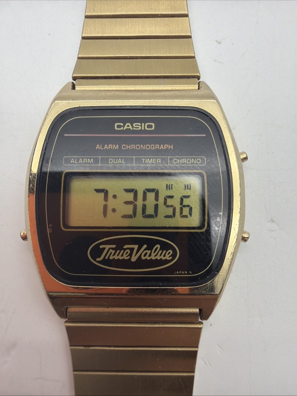 VINTAGE CASIO SA-55G 145 WATCH DIGITAL True Value Read 32mm Ultra Thin
